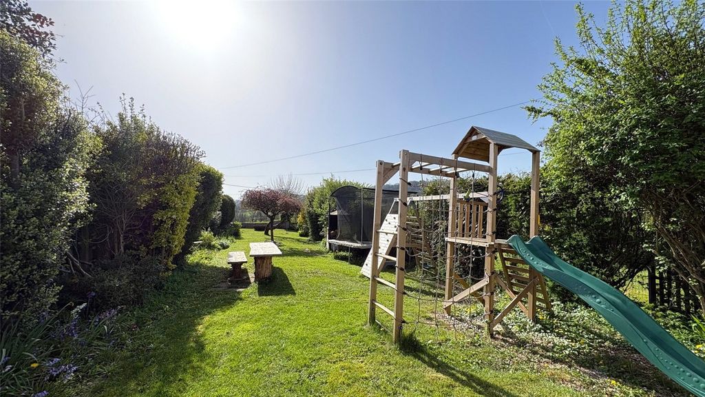 Property photo 2 of 15 Picture No. 06