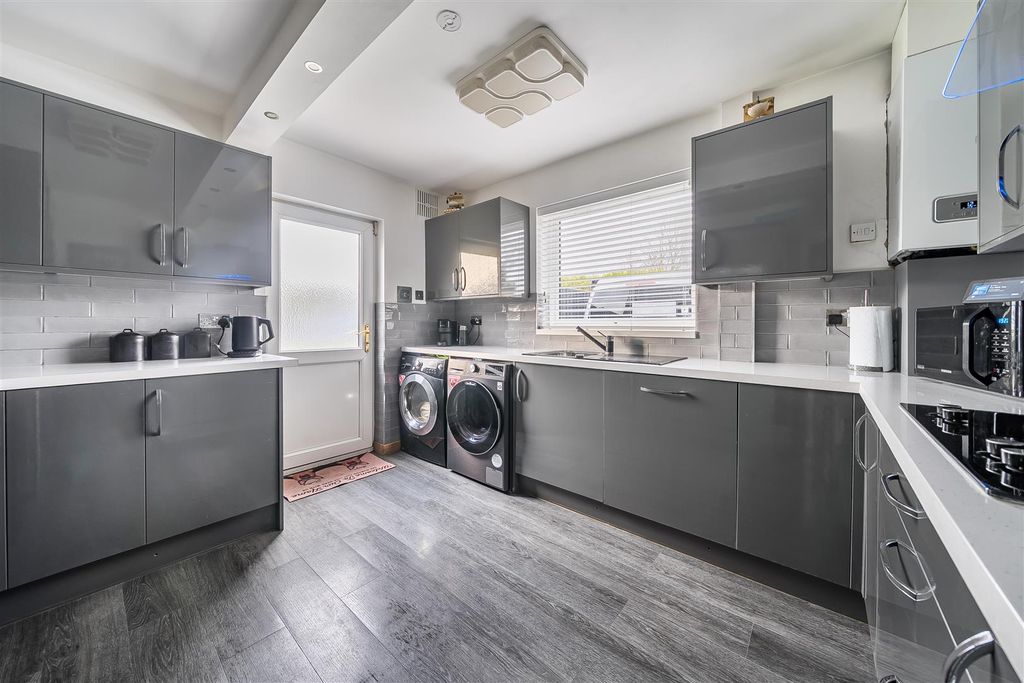 Property photo 3 of 20 1400803-16-6980Ced125A18.Jpg