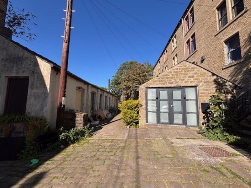 Property photo 1 of 14 External