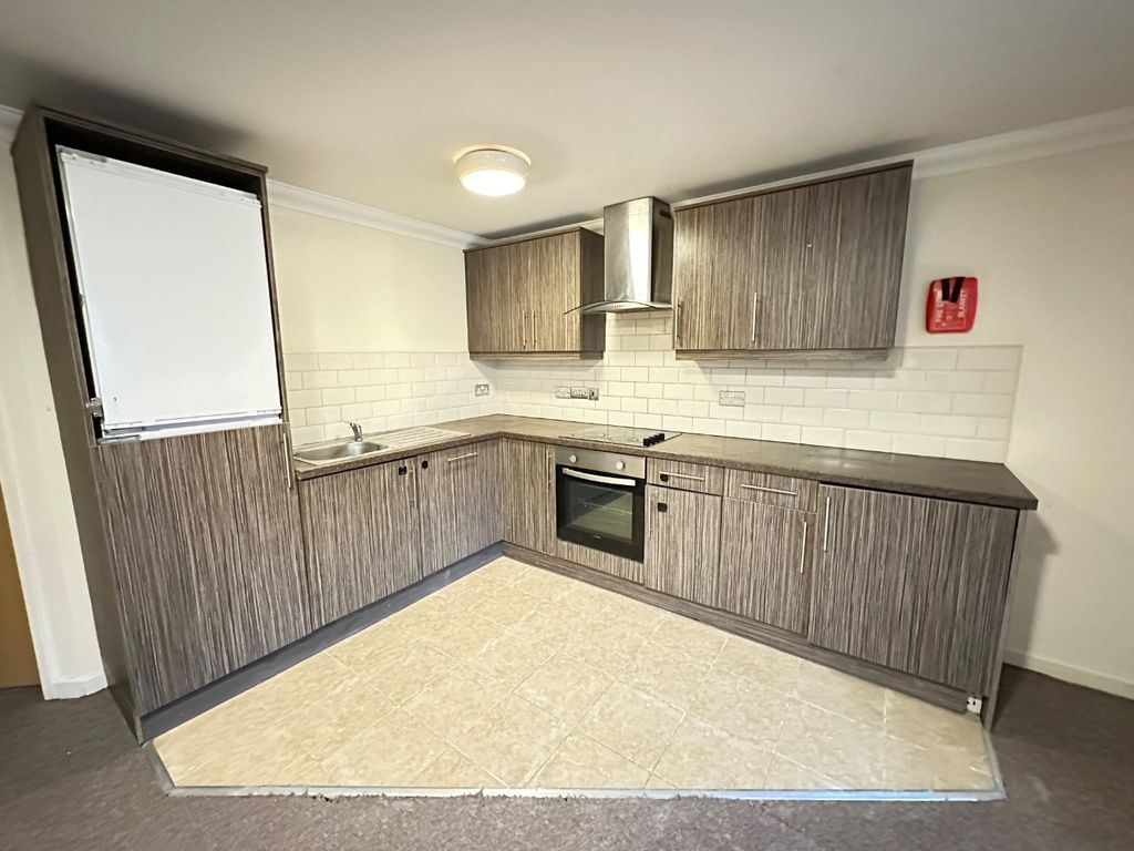 Property photo 3 of 8 4889942