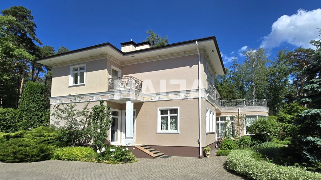 Property photo 3 of 22