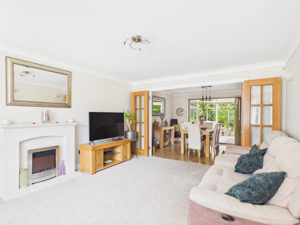 Property photo 2 of 16 Picture No. 27