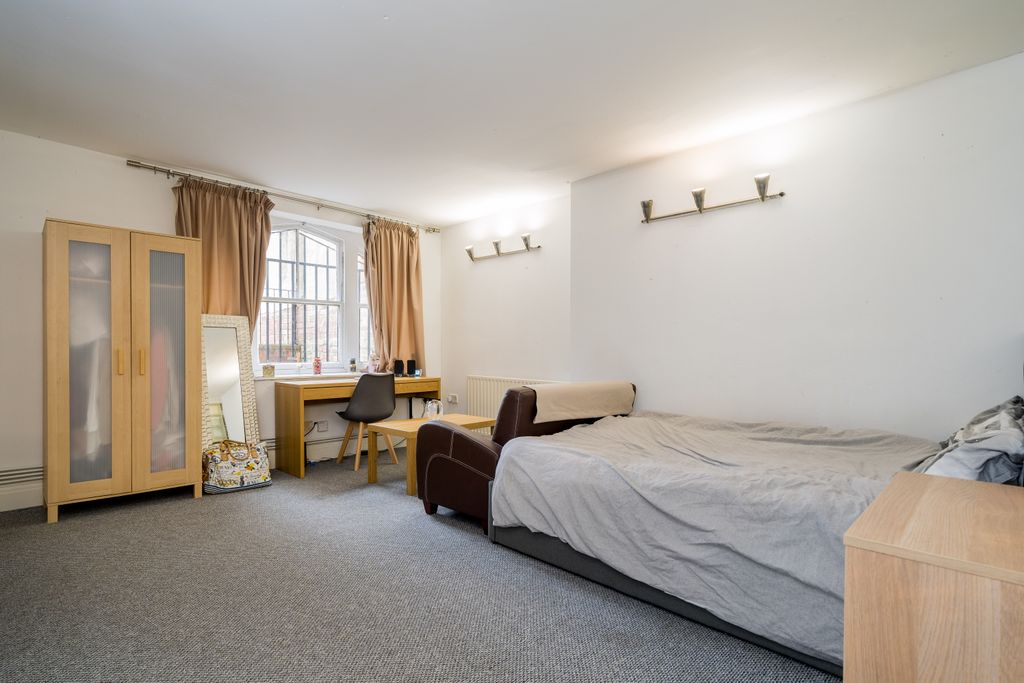 Property photo 2 of 3