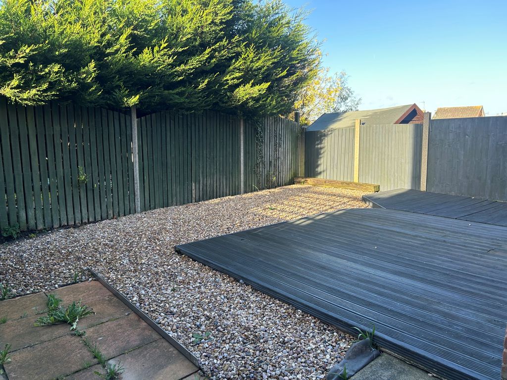 Property photo 2 of 12 Garden