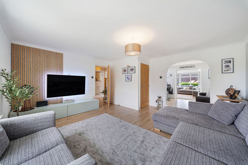Property photo 2 of 37