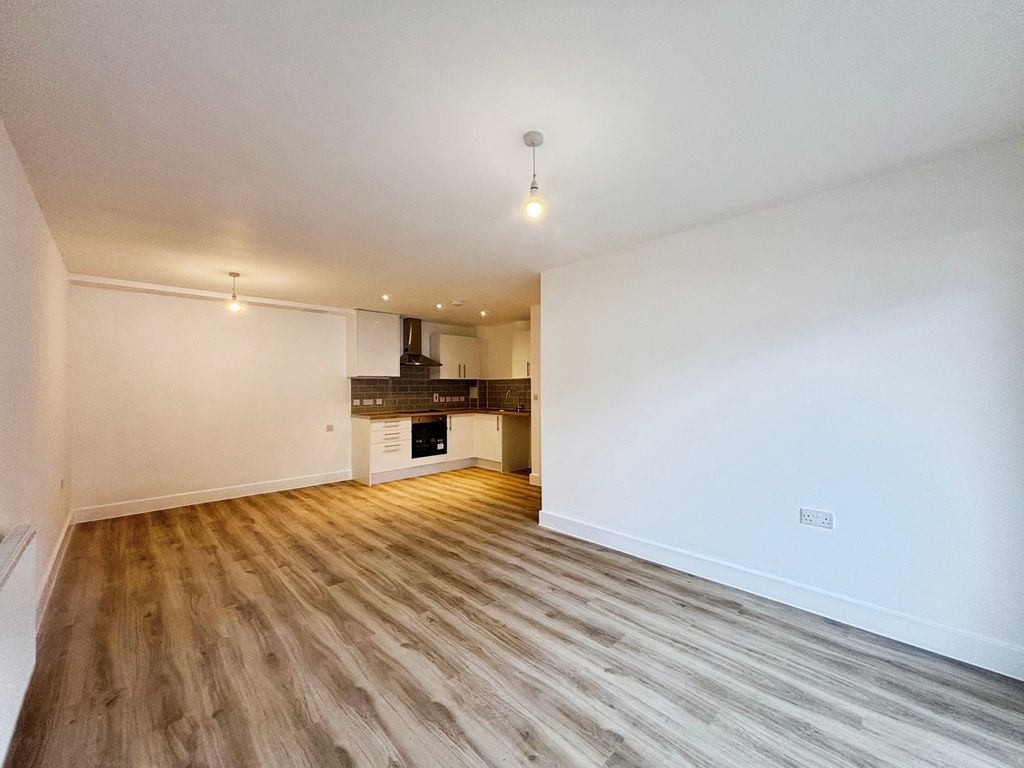 Property photo 3 of 10 Pbox-Img.Jpg