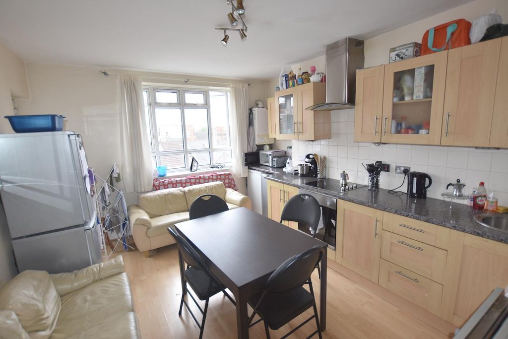 Property photo 1 of 5 Kitchen 2.Jpg