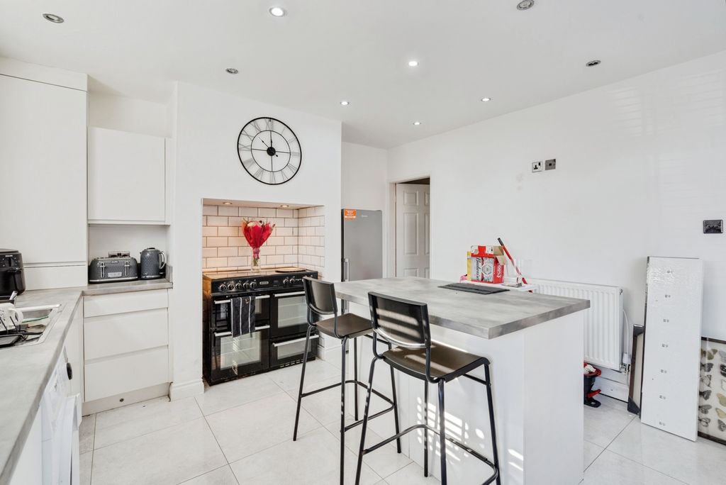 Property photo 2 of 12 Pbox-Img.Jpg