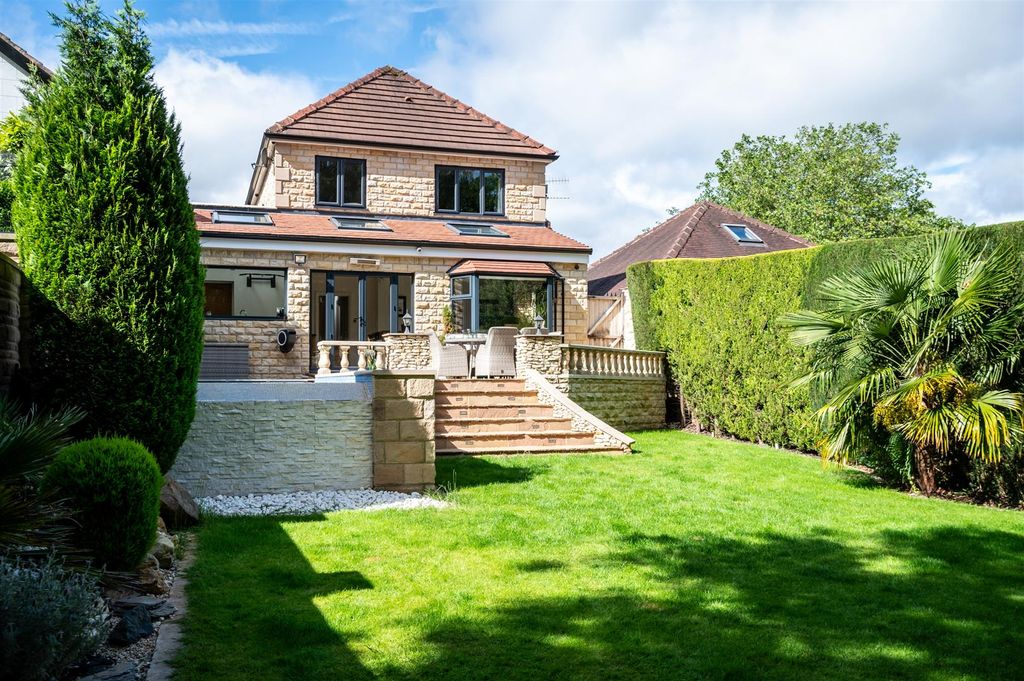 Property photo 3 of 36 Exterior And Gardens