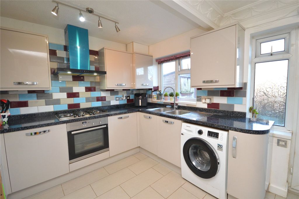 Property photo 3 of 8 Picture 3