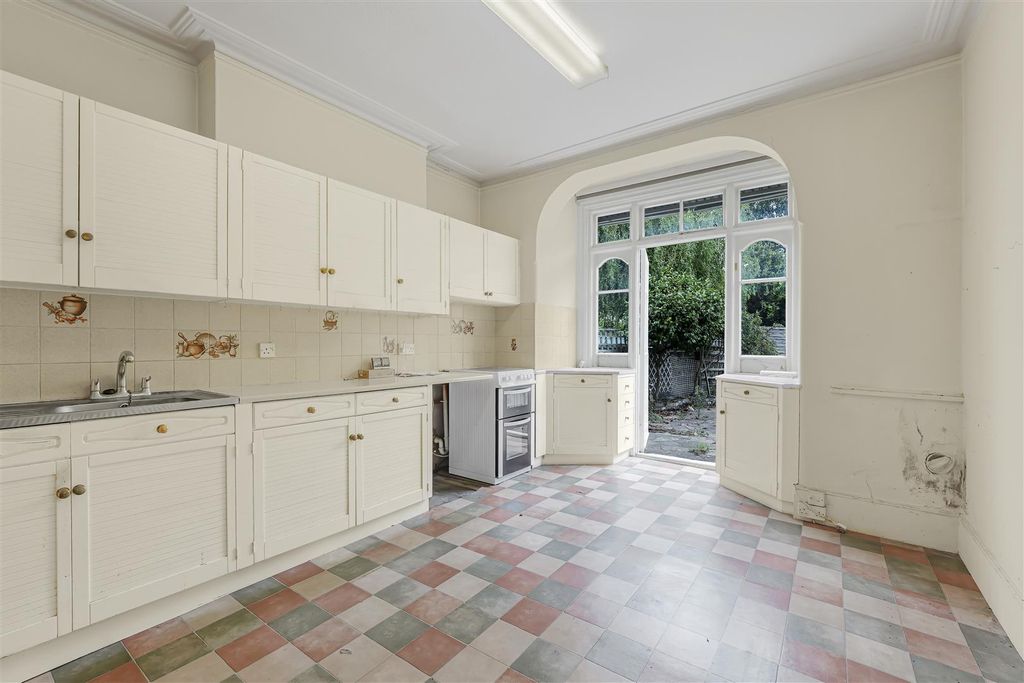 Property photo 2 of 12 Kitchen