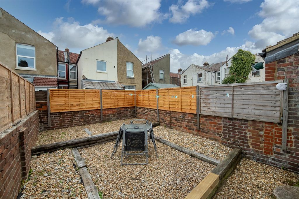 Property photo 3 of 14