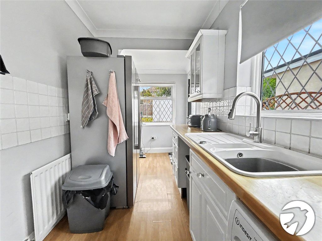 Property photo 3 of 19 Picture No. 02
