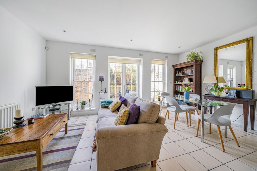 Property photo 2 of 14 948567 (4)