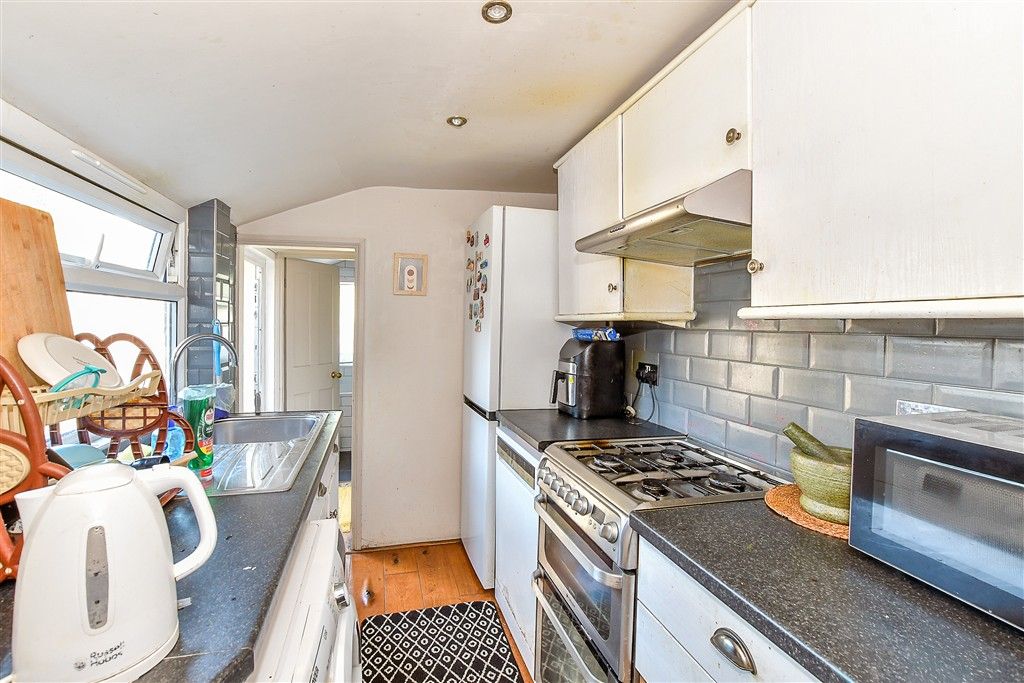 Property photo 3 of 16 Kitchen