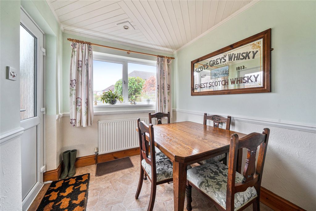 Property photo 3 of 13 Dining Area
