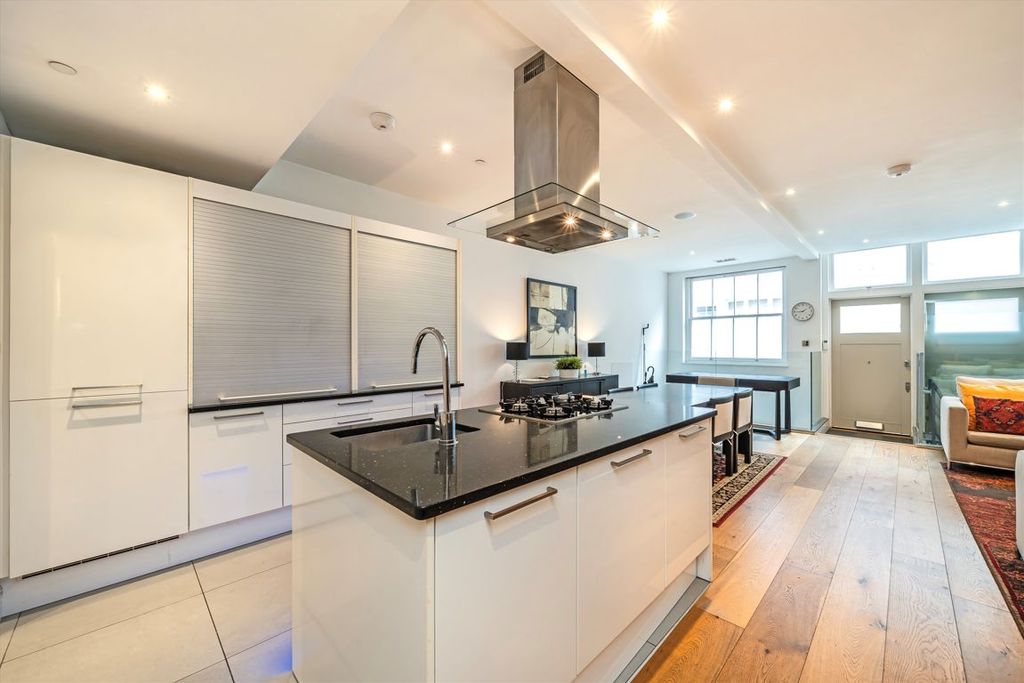 Property photo 3 of 9