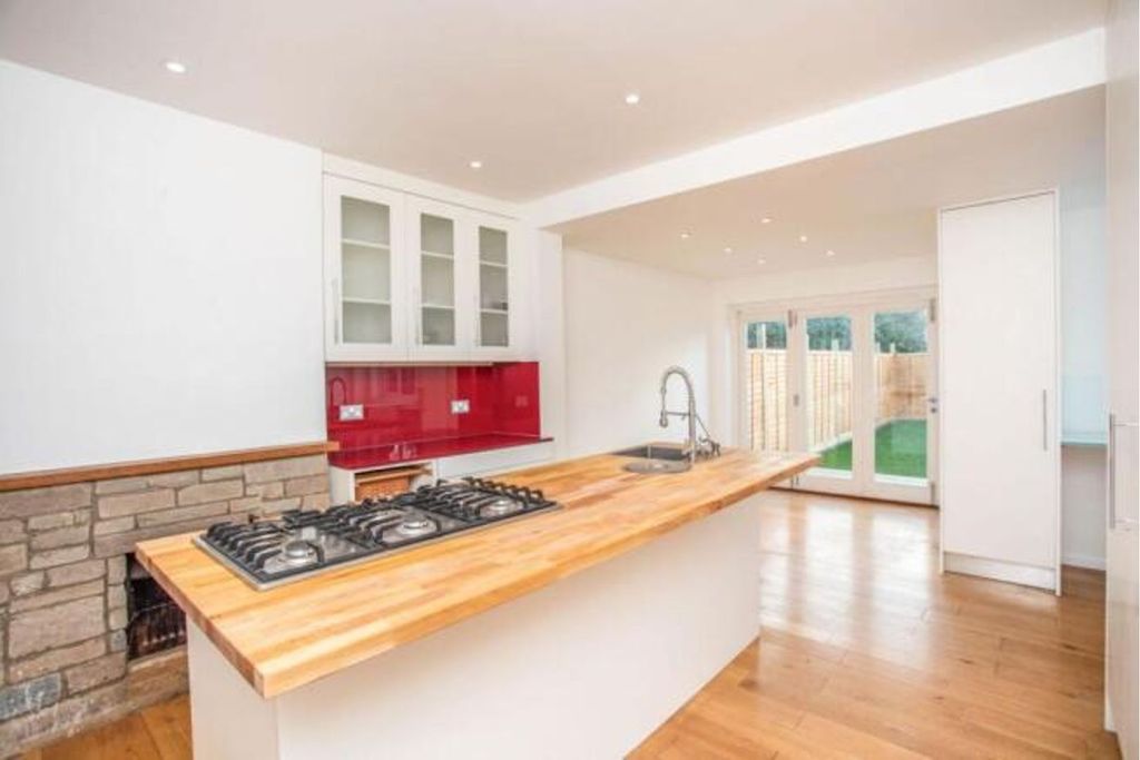 Additional image 4 of 5 bed semi-detached house for saleFarndale Crescent, Greenford UB6
