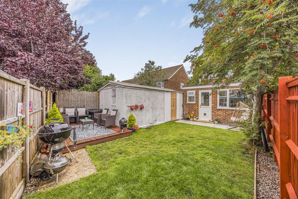 Property photo 1 of 26 10 Overton Road, Southbourne-Porticomarketing-Nexa