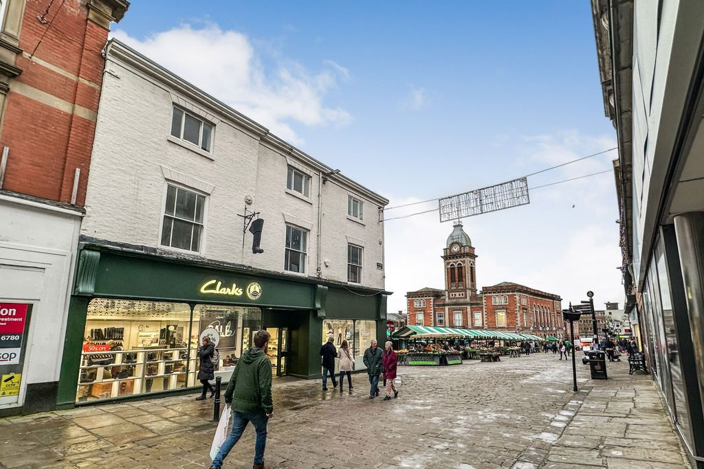 Property photo 2 of 5 1 High Street, Chesterfield, Derbyshire, S40 1Ps