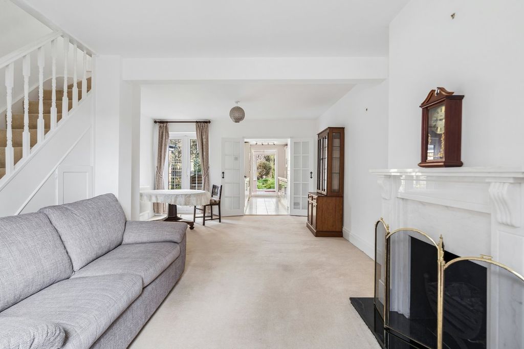 Property photo 2 of 22