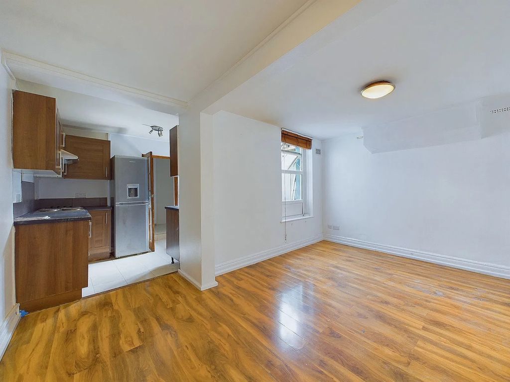 Property photo 1 of 6 1