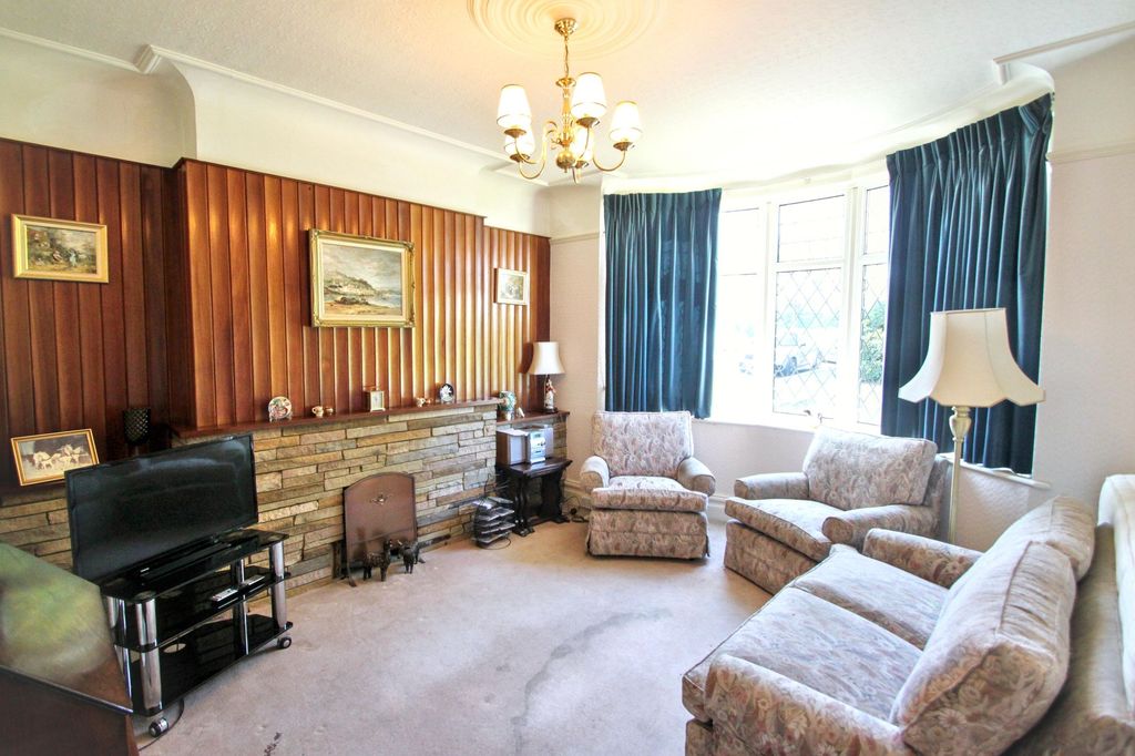 Property photo 2 of 29