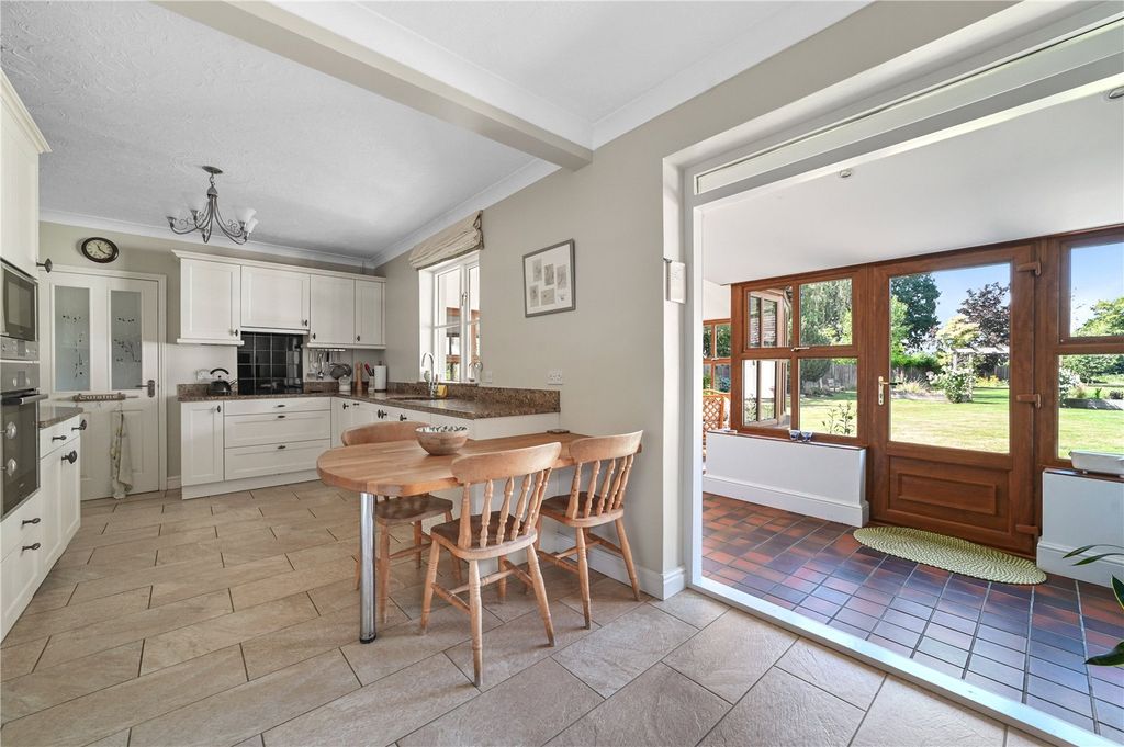 Property photo 2 of 33 Kitchen