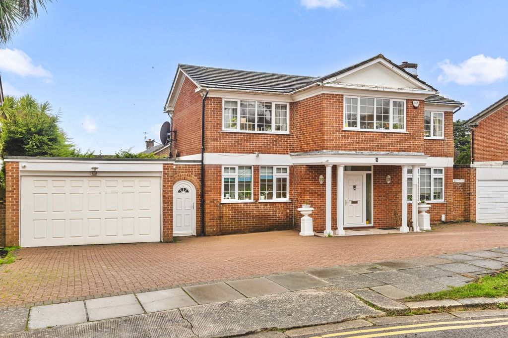 Property photo 3 of 36