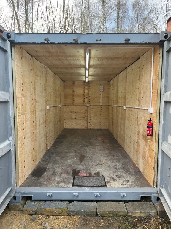 Property photo 3 of 4 Interior Workshop Unit