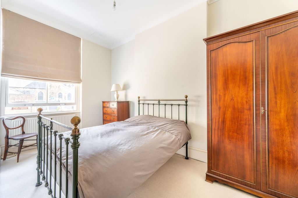 Property photo 3 of 12
