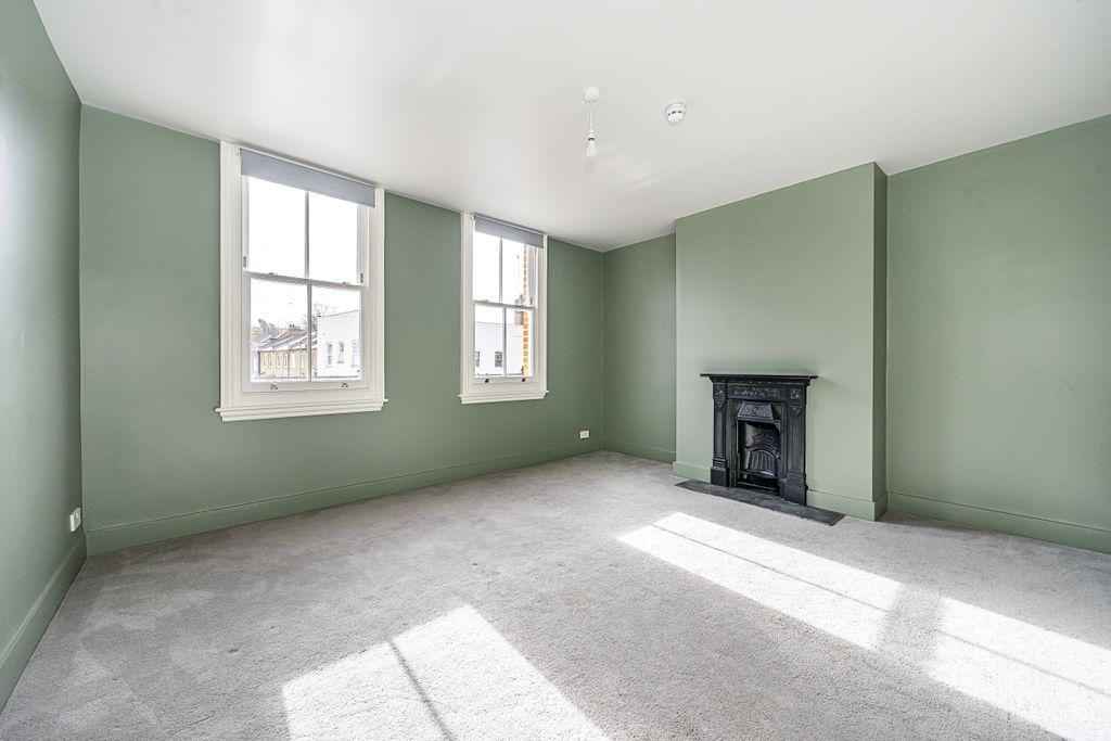 Property photo 3 of 12