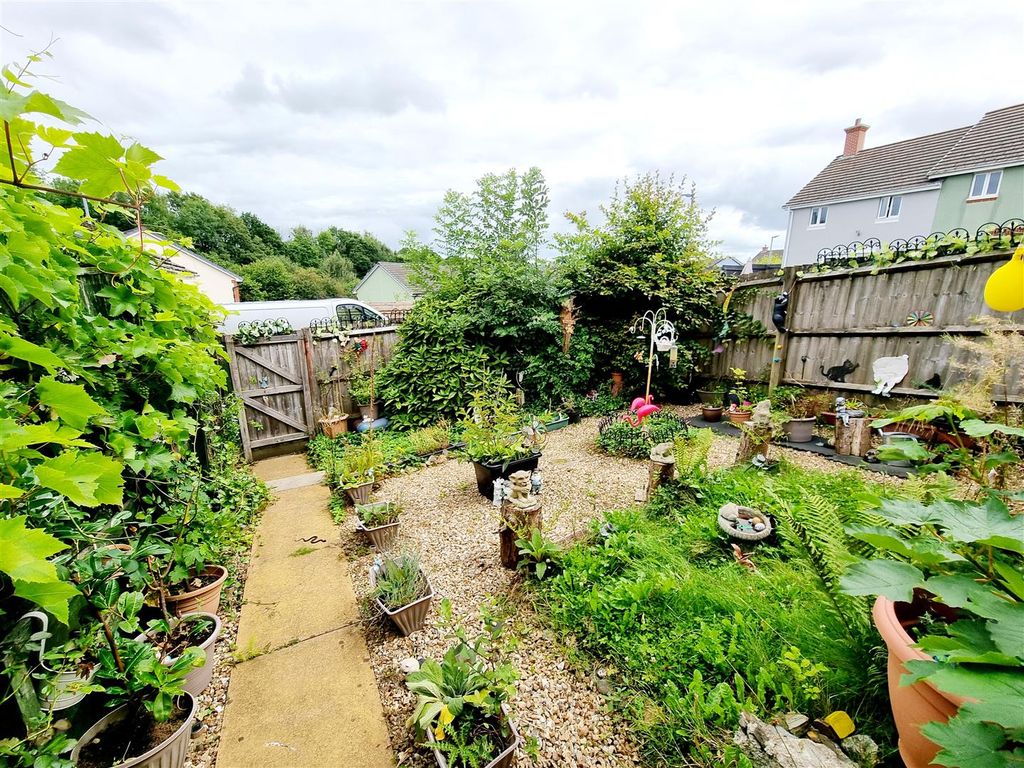 Property photo 2 of 10 Garden