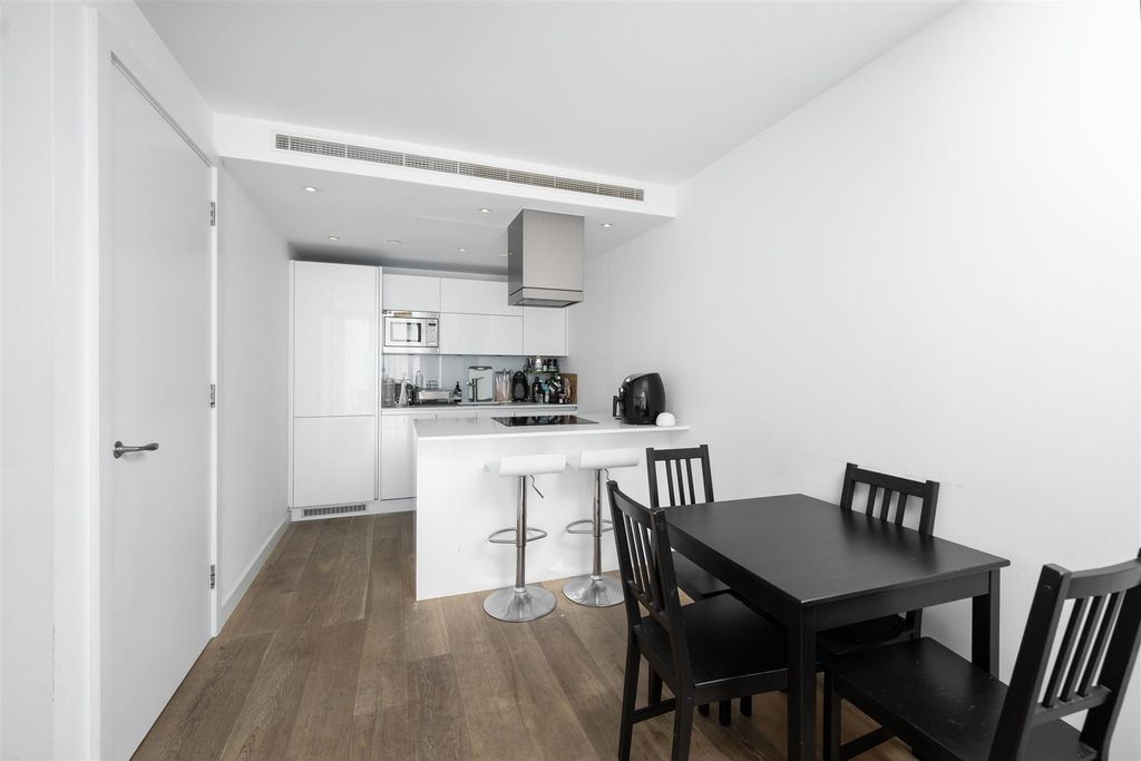 Property photo 3 of 12 P04 (30).Jpg