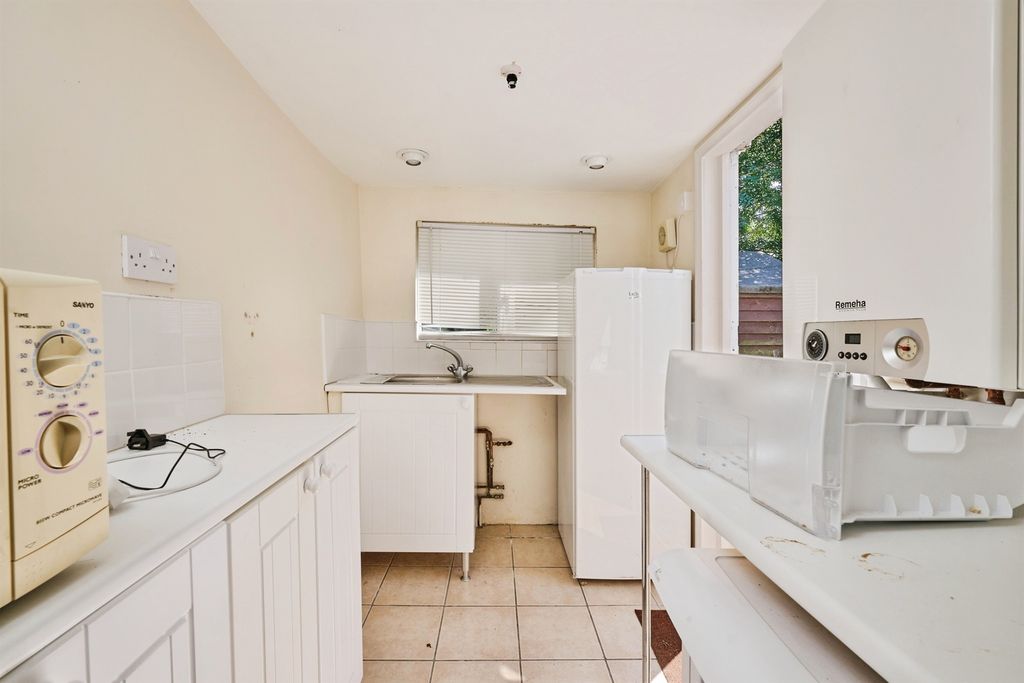 Property photo 3 of 22