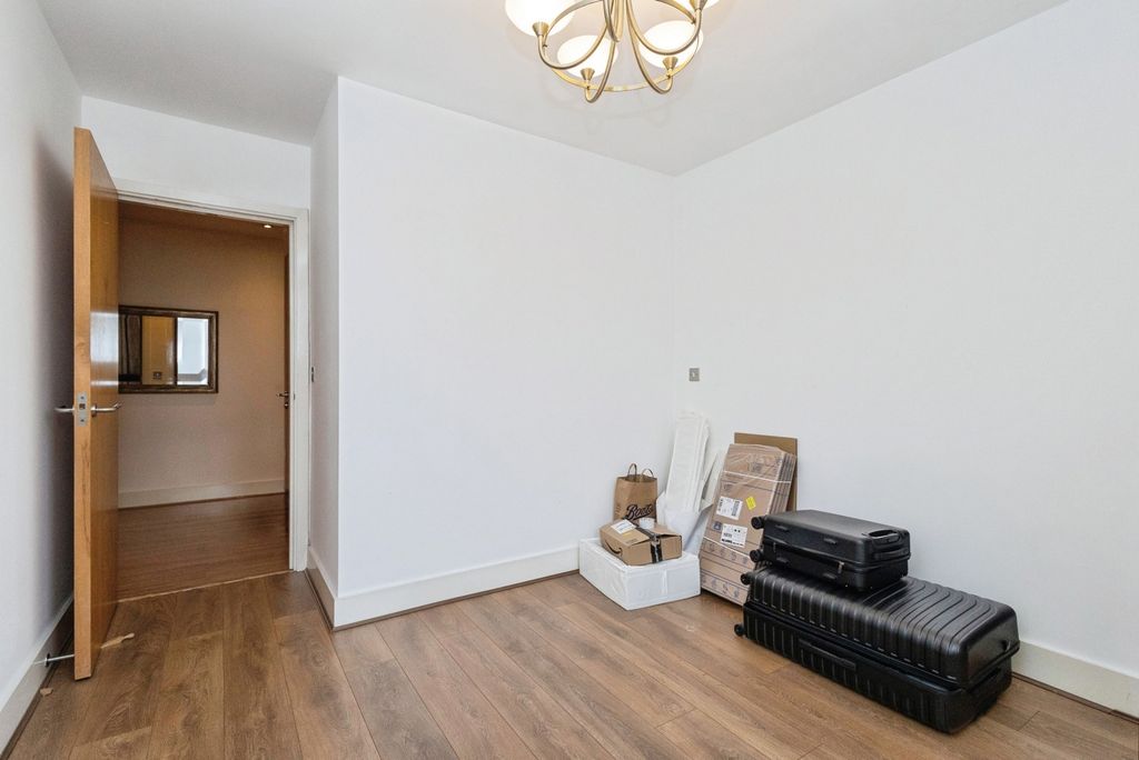 Property photo 3 of 20 Pbox-Img.Jpg