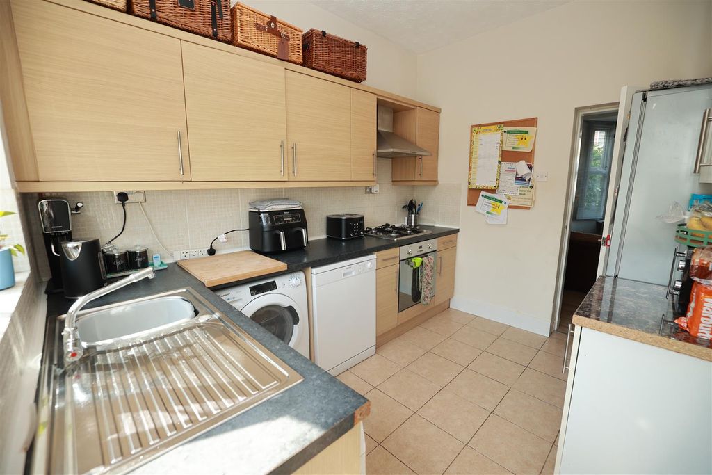 Property photo 3 of 10 R6__5061.Jpg
