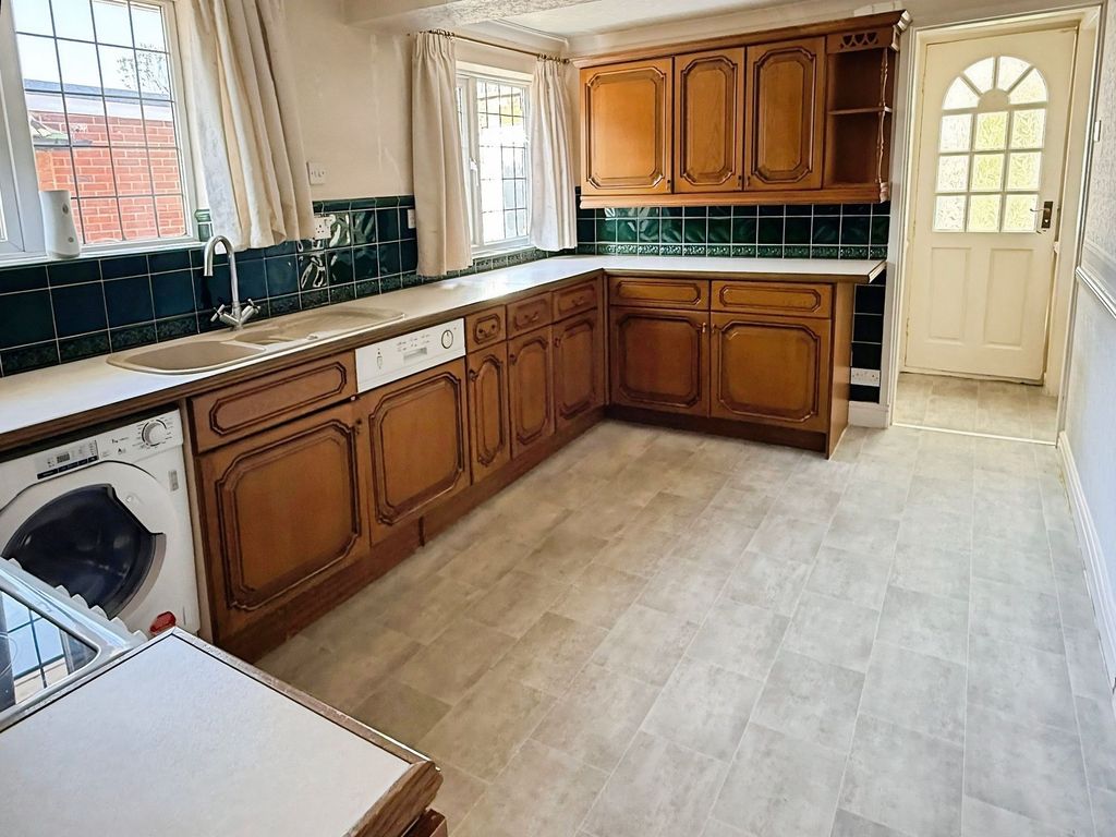 Property photo 2 of 21