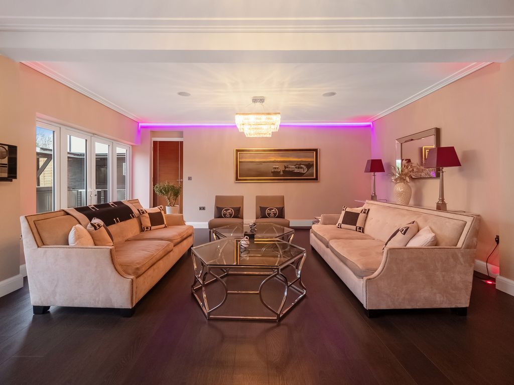 Property photo 3 of 38