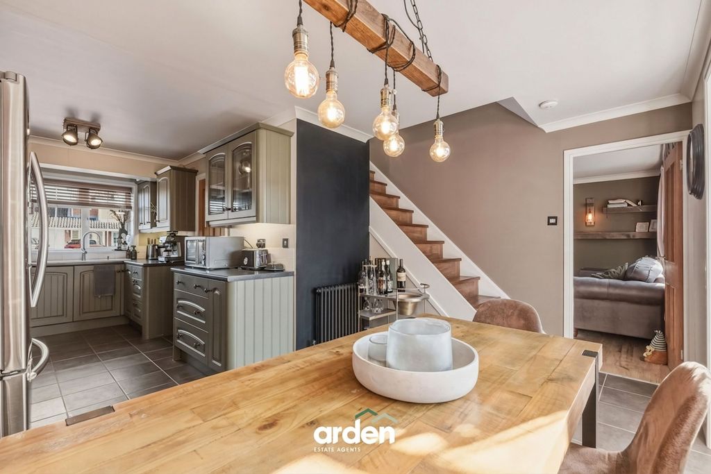 Property photo 2 of 20