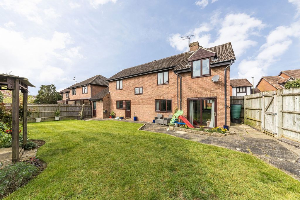 Property photo 2 of 20