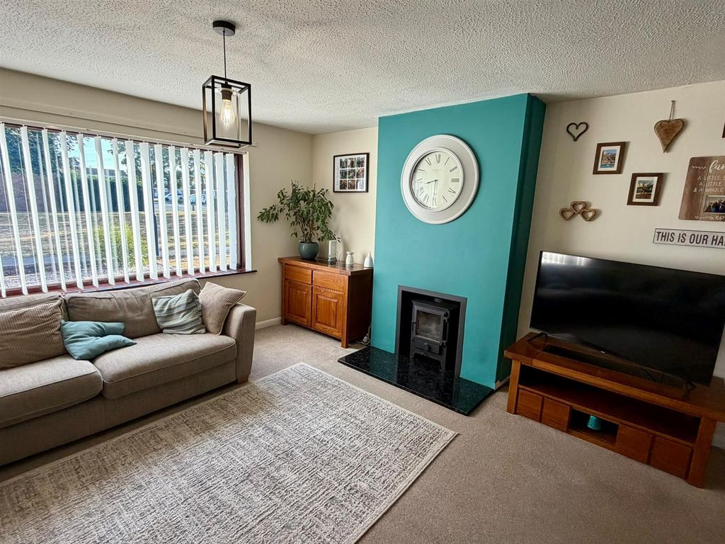 Property photo 2 of 25