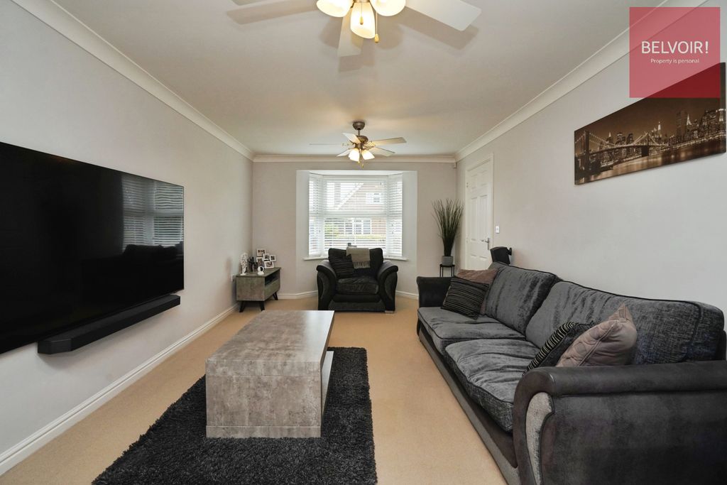 Property photo 3 of 18