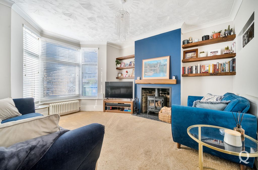 Property photo 2 of 24 dc6F4cd8-9959-48A...