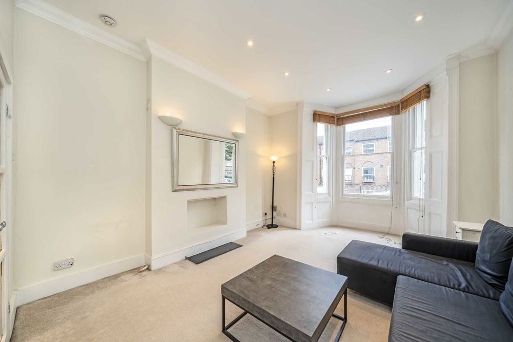 Property photo 1 of 6