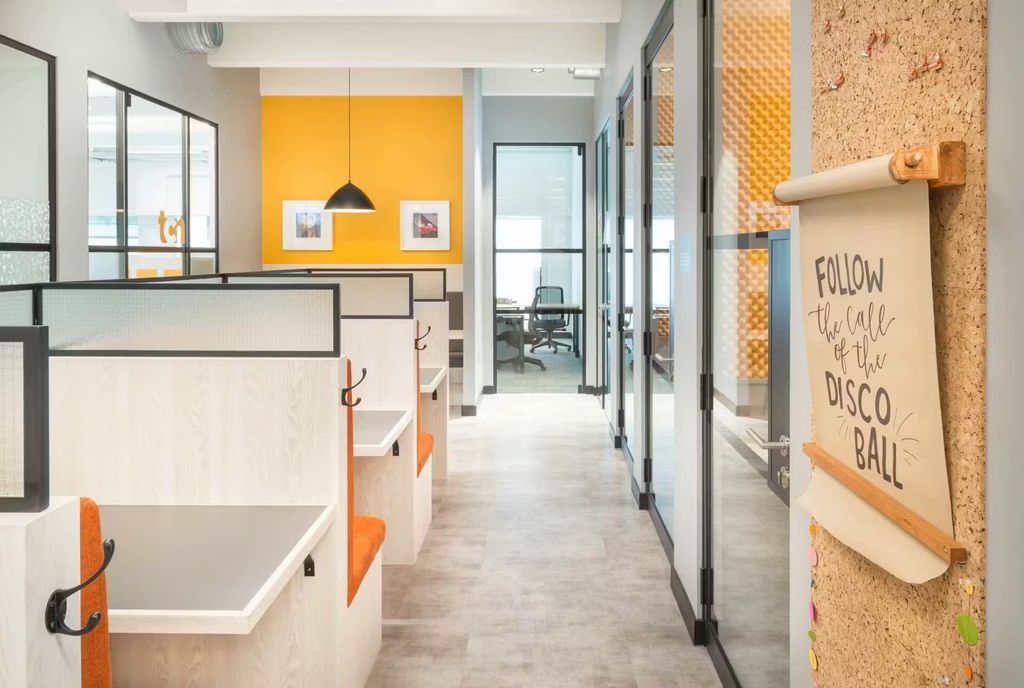 Property photo 2 of 15 Breakout Space