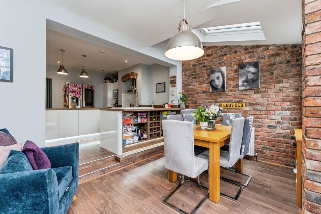 Property photo 1 of 26 Kitchen/Diner