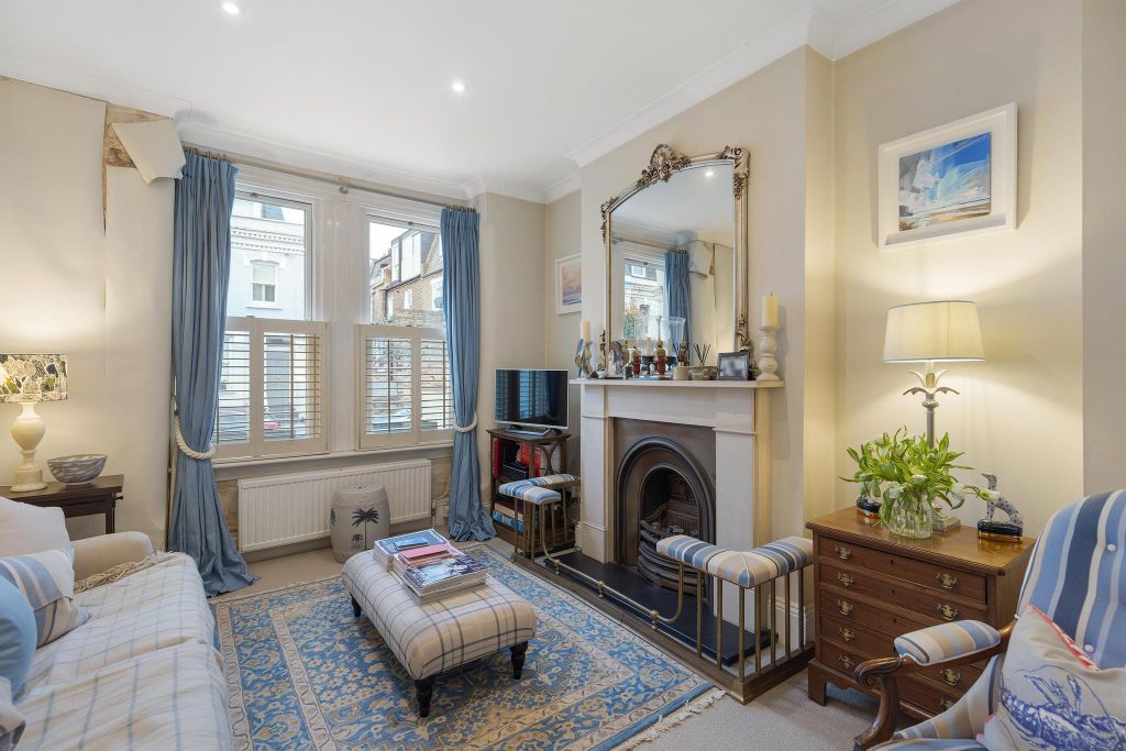 Property photo 2 of 18 Image