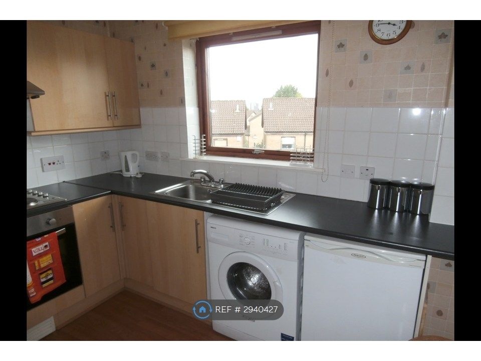 Property photo 2 of 8 Kitchen