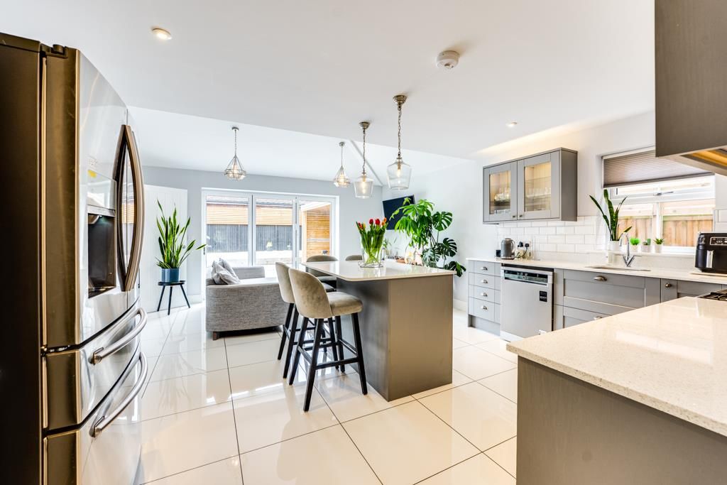 Property photo 3 of 46 118 London Road, Kettering-20.Jpg